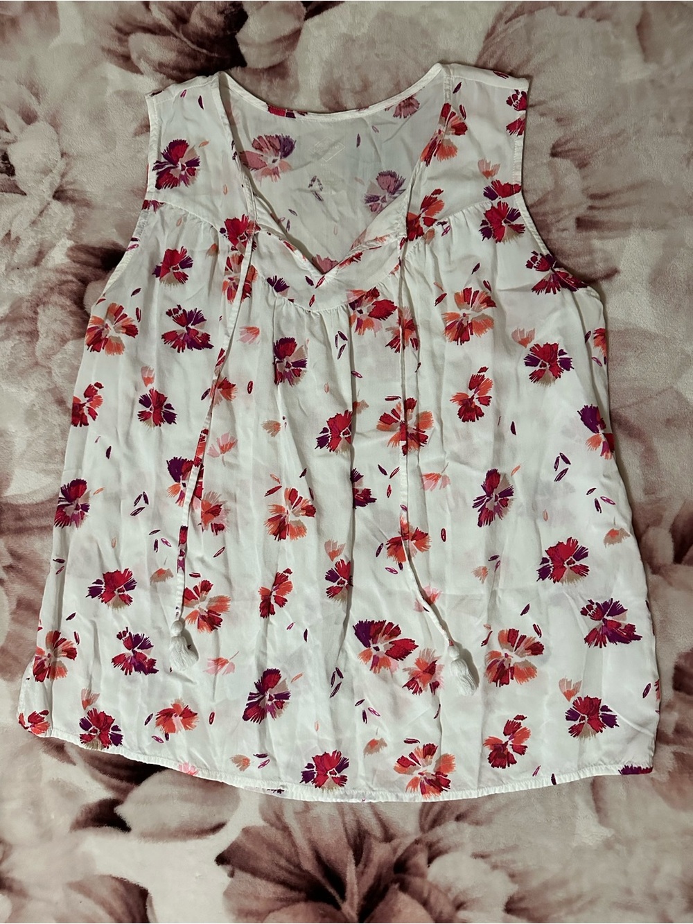 St. John's Bay White Sleeveless V-Neck Floral Tie-Front Top